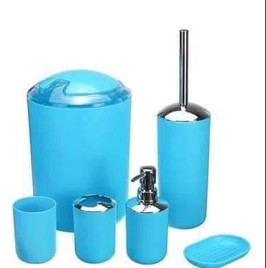 accessoire-de-salle-de-bain-corbeille-et-4-autres-pieces.jpg