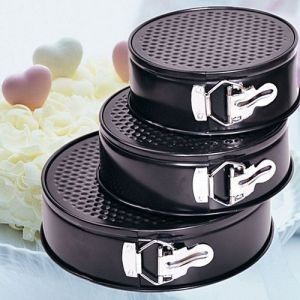 moule-a-gateau-3-formes-24-26-28-cm.jpg